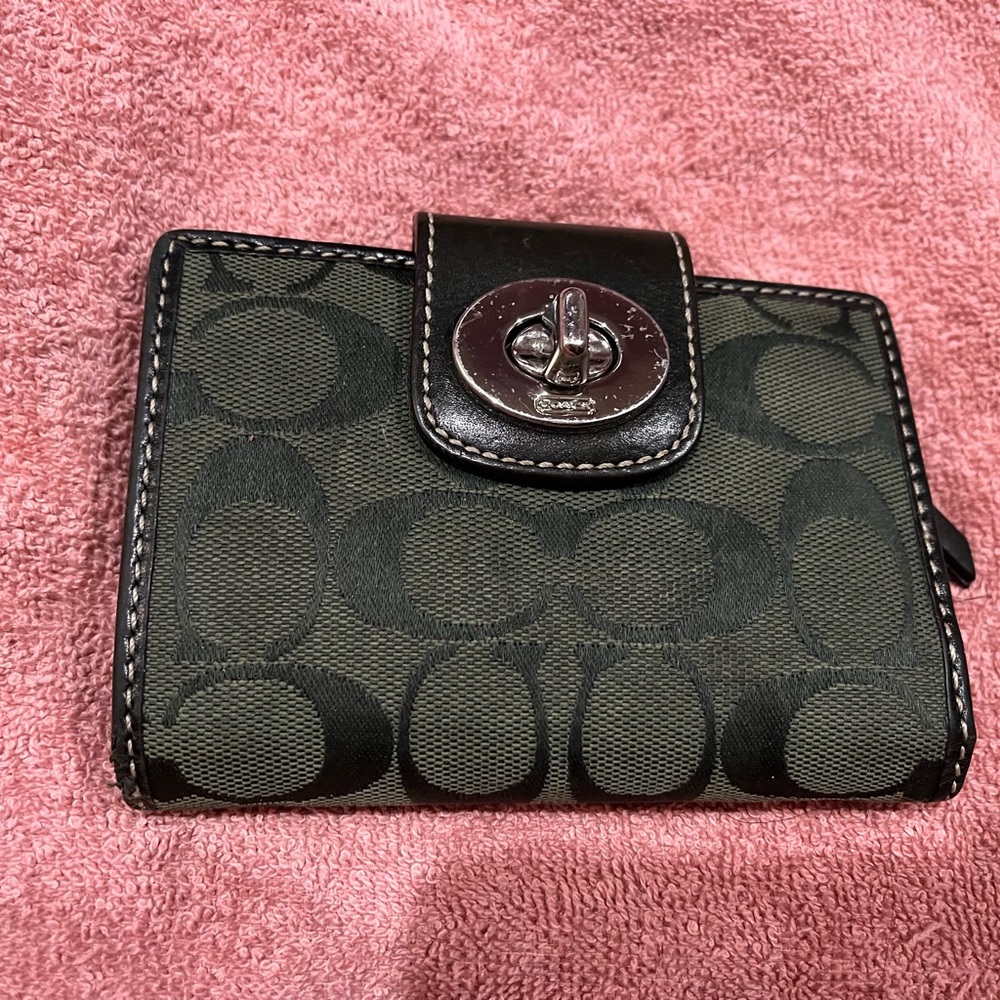 Classic COACH Green Wallet